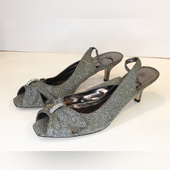 J RENEE Womens Slingback High Heels Sparkle Bows Rhinestones - Picture 4 of 16